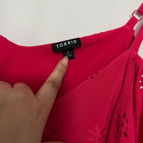 Torrid Challis Embroidered Cold Shoulder Top Size OX - Picture 7 of 8